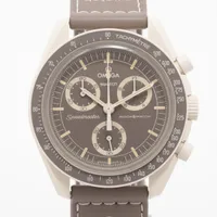 オメガ×スウォッチ スピードマスター ミッション オン アース デザート SO33T103 CE×ナイロン QZ グレー文字盤