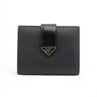 プラダ サフィアーノ トライアング 2ML049 レザー コンパクト