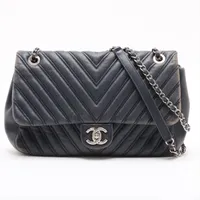 シャネル シェブロン ラムスキン Vステッチ ネイビー シルバー金具