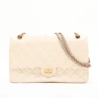 シャネル マトラッセ 2.55 ラージ ヴィンテージカーフ アイボリー ゴールド金具